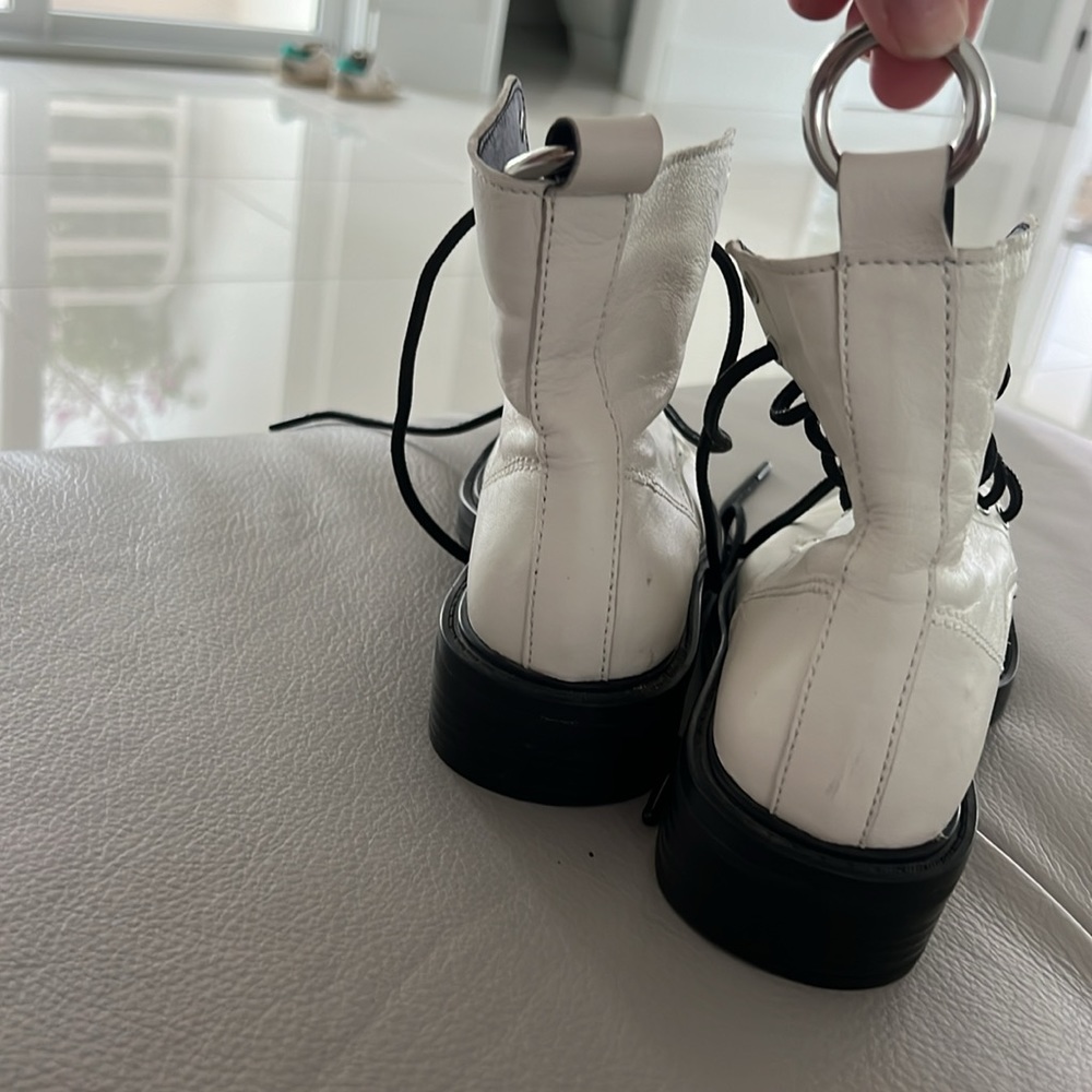 DOLCE VITA white combat boots Bootie Size 6.5 W - Picture 5 of 8